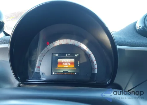 2016 Smart Fortwo Passion z USA, uszkodzony, nr VIN WMEFJ5DA8GK067999